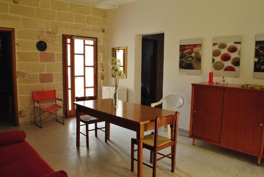 Residenza Del Sole Bed & Breakfast Surbo Exterior photo